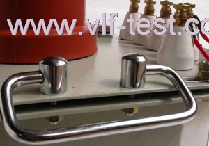 Oil-immersed test transformer